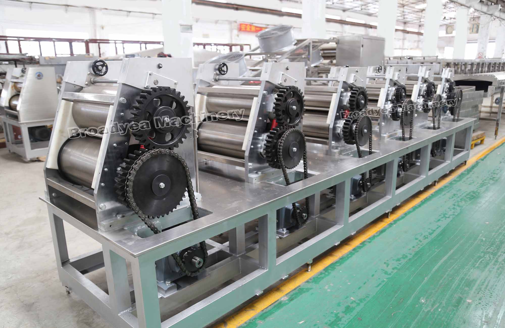 Compound rolling machine of instant noodle production line.jpg